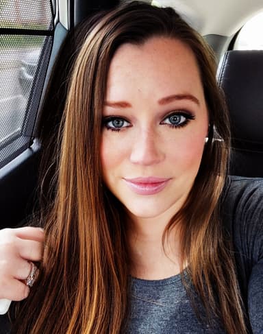 Chelsea Mackenzie — UGC Creator on Pitchlo