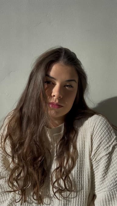 Giulia Neves — UGC Creator on Pitchlo